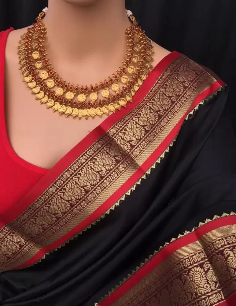 Jwellery For Banarasi Saree